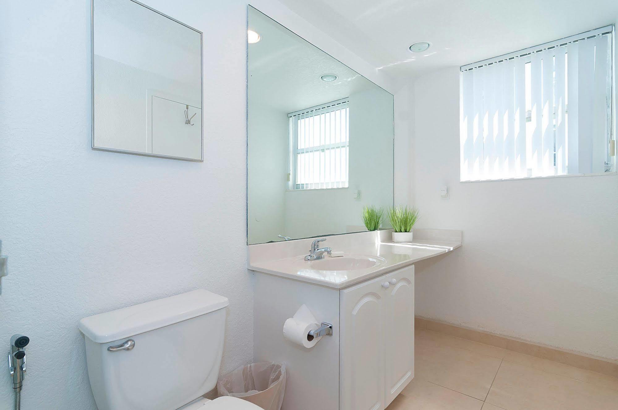 Apartments At Sian Residences Hallandale Beach Exteriör bild