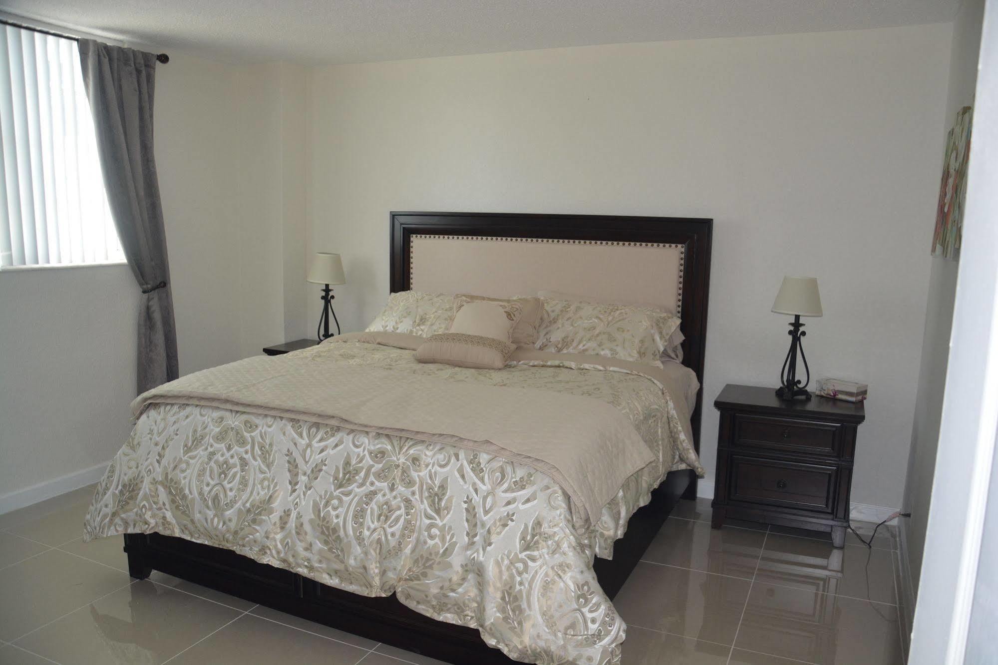 Apartments At Sian Residences Hallandale Beach Exteriör bild